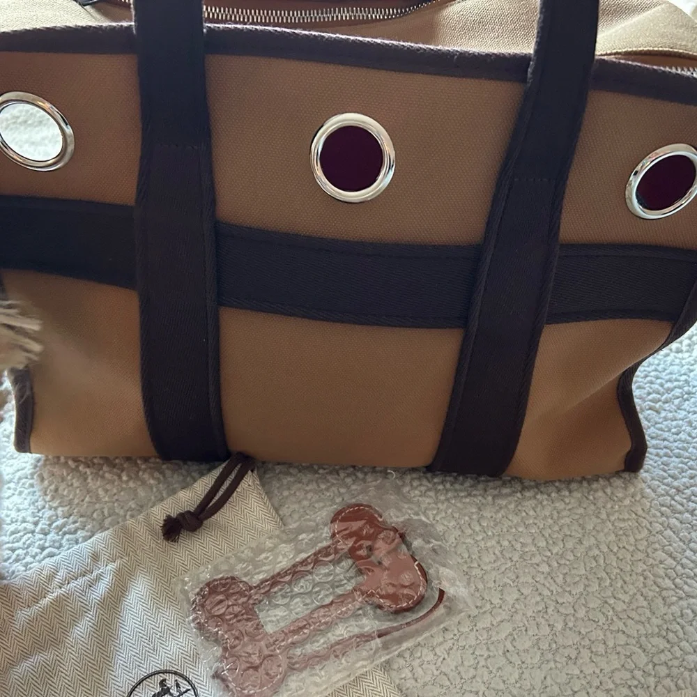 Hermes dog carrier
